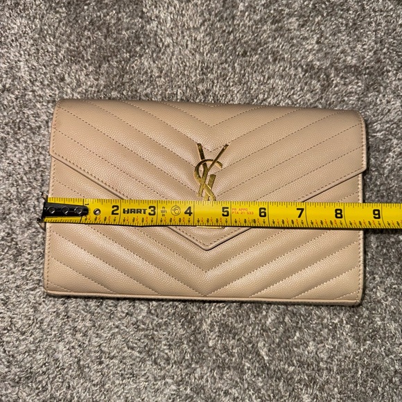 Yves Saint Laurent Cream Quilted Crossbody Bag - Picture 9 of 10